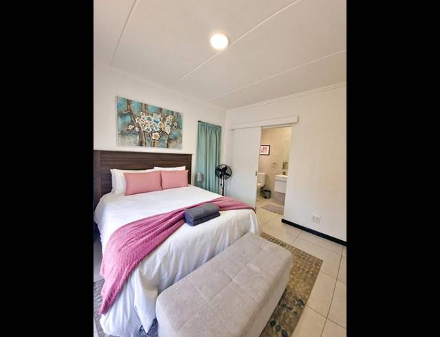 2 BEDROOM APARTMENT FOR SALE IN FOURWAYS